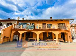Casa Bi/Trifamiliare in Residenziale