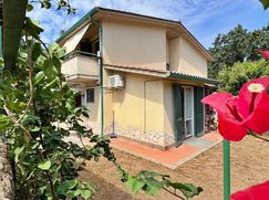 Casa Bi/Trifamiliare in Residenziale