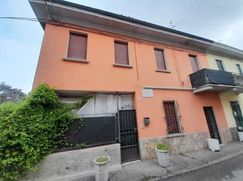 Casa Bi/Trifamiliare in Residenziale
