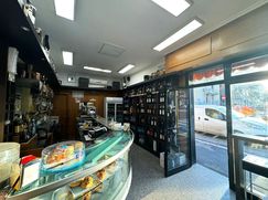 Attività/Licenza (con o senza mura) in Commerciale