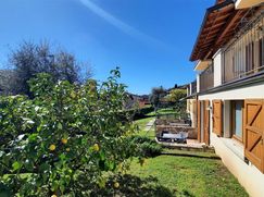 Casa Bi/Trifamiliare in Residenziale
