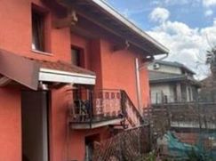 Casa Bi/Trifamiliare in Residenziale