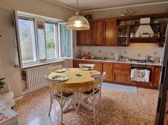 Casa Bi/Trifamiliare in Residenziale