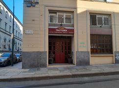 Attività/Licenza (con o senza mura) in Commerciale