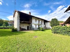 Casa Bi/Trifamiliare in Residenziale