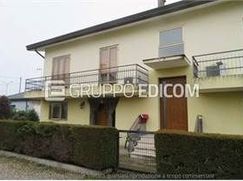 Casa Bi/Trifamiliare in Residenziale