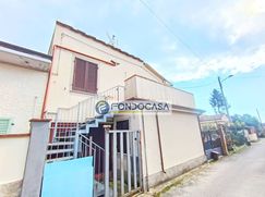 Casa Bi/Trifamiliare in Residenziale