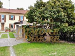 Casa Bi/Trifamiliare in Residenziale