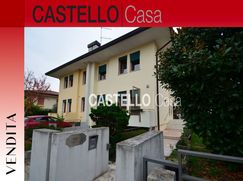 Casa Bi/Trifamiliare in Residenziale