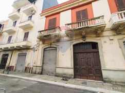 Negozio/Locale commerciale in Commerciale