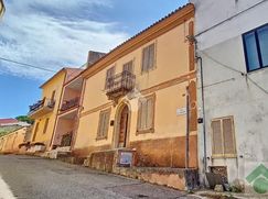 Casa Bi/Trifamiliare in Residenziale