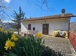 Casa Bi/Trifamiliare in Residenziale