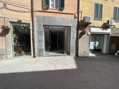 Negozio/Locale commerciale in Commerciale