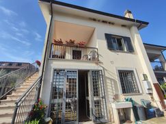 Casa Bi/Trifamiliare in Residenziale