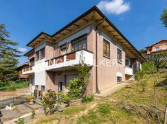 Casa Bi/Trifamiliare in Residenziale