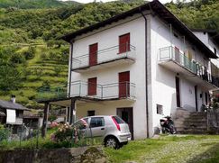 Casa Bi/Trifamiliare in Residenziale