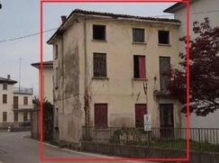 Casa Bi/Trifamiliare in Residenziale