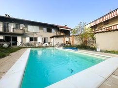 Casa Bi/Trifamiliare in Residenziale