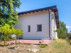 Casa Bi/Trifamiliare in Residenziale