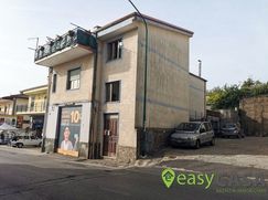 Casa Bi/Trifamiliare in Residenziale