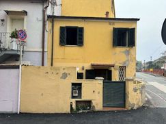 Casa Bi/Trifamiliare in Residenziale