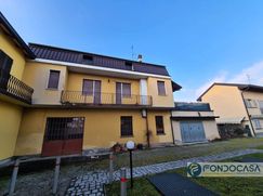 Casa Bi/Trifamiliare in Residenziale