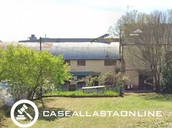 Casa Bi/Trifamiliare in Residenziale