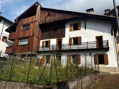 Casa Bi/Trifamiliare in Residenziale
