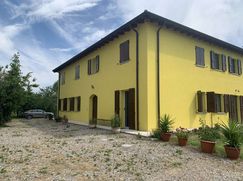 Casa Bi/Trifamiliare in Residenziale