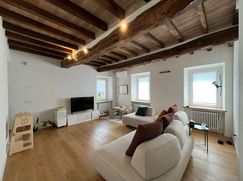 Casa Bi/Trifamiliare in Residenziale