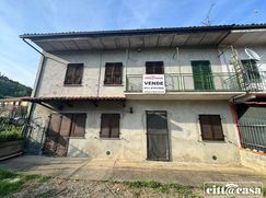Casa Bi/Trifamiliare in Residenziale