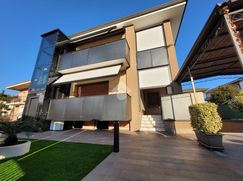 Casa Bi/Trifamiliare in Residenziale