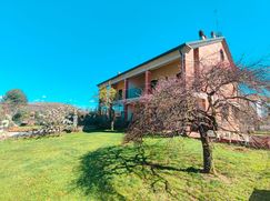 Casa Bi/Trifamiliare in Residenziale