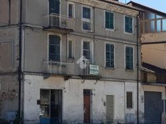 Casa Bi/Trifamiliare in Residenziale