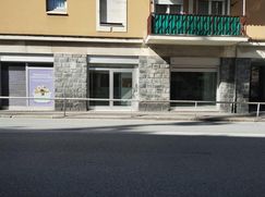 Negozio/Locale commerciale in Commerciale
