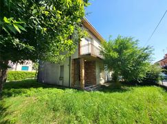 Casa Bi/Trifamiliare in Residenziale