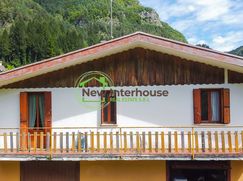 Casa Bi/Trifamiliare in Residenziale