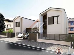 Casa Bi/Trifamiliare in Residenziale