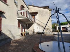 Casa Bi/Trifamiliare in Residenziale