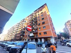 Negozio/Locale commerciale in Commerciale