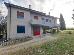 Casa Bi/Trifamiliare in Residenziale