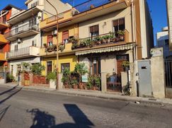 Casa Bi/Trifamiliare in Residenziale