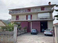 Casa Bi/Trifamiliare in Residenziale