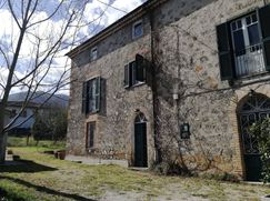 Casa Bi/Trifamiliare in Residenziale
