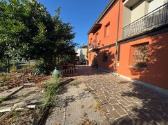 Casa Bi/Trifamiliare in Residenziale