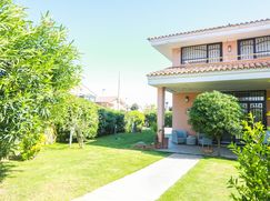 Casa Bi/Trifamiliare in Residenziale