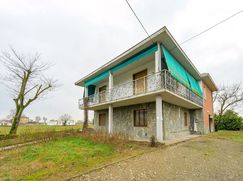 Casa Bi/Trifamiliare in Residenziale