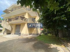 Casa Bi/Trifamiliare in Residenziale
