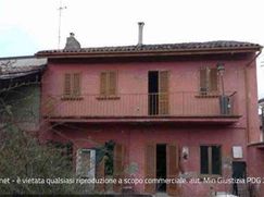 Casa Bi/Trifamiliare in Residenziale