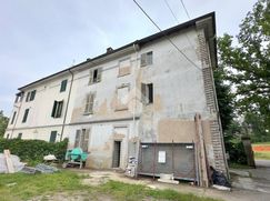 Casa Bi/Trifamiliare in Residenziale